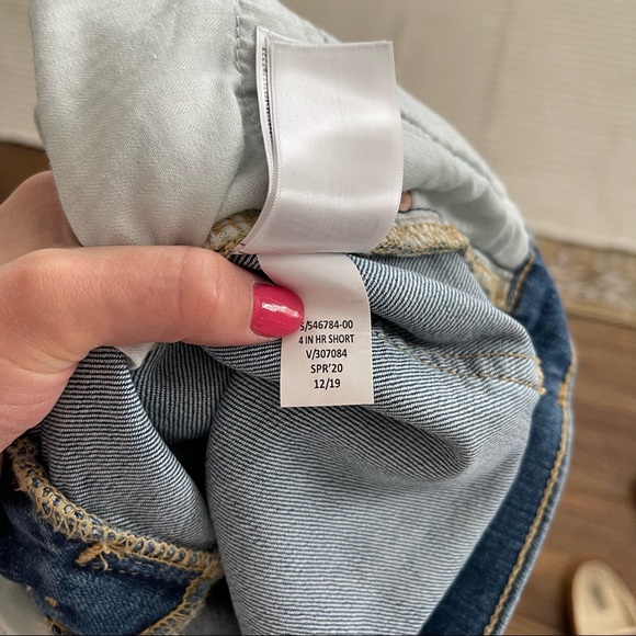 GAP High Rise 4” Button Fly Jean Shorts 2/26R - Picture 6 of 8